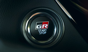 Кнопка запуска двигателя с логотипом GR SPORT